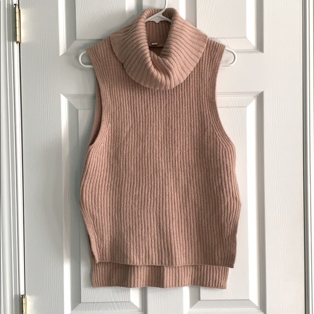 Dusty pink sleeveless sweater